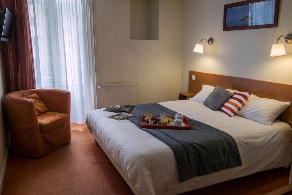 Hotel Du Port Морле Экстерьер фото